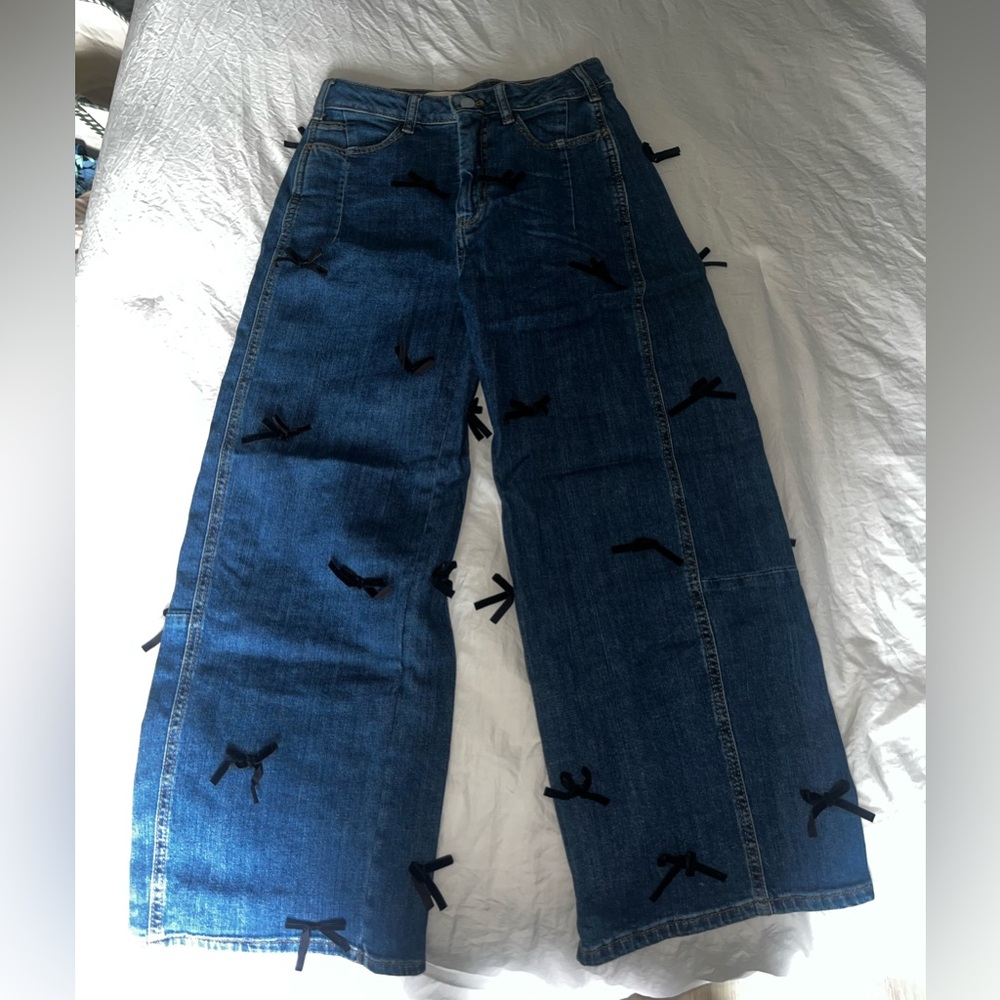 Pilcro Barrel Jeans w/ Black Bows